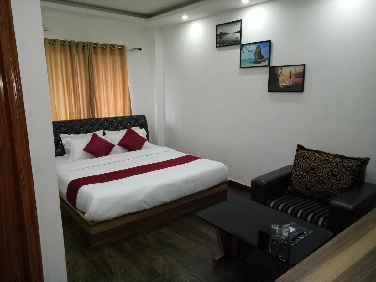 Hôtel Aastha à Rourkela Extérieur photo
