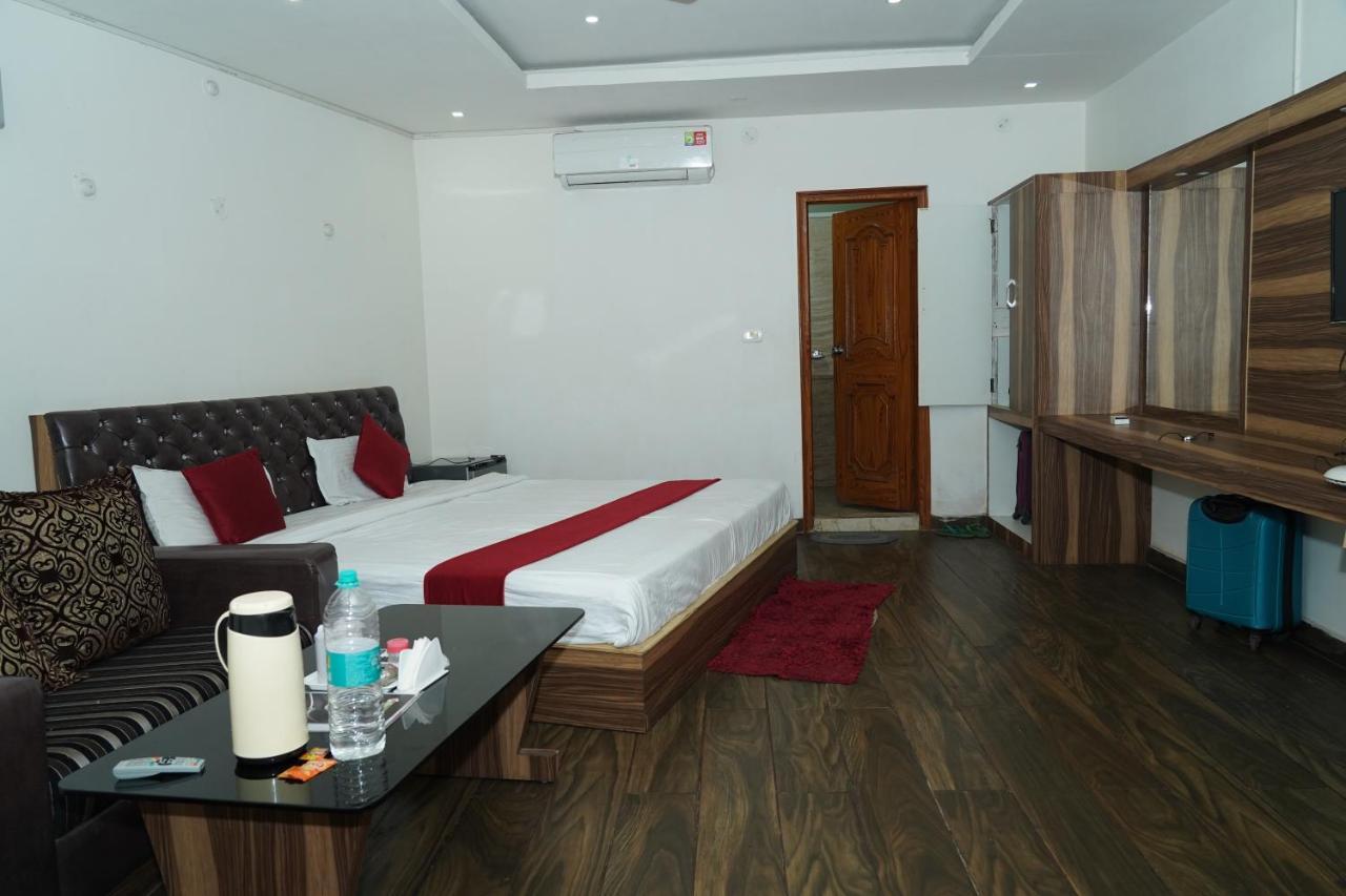 Hôtel Aastha à Rourkela Extérieur photo