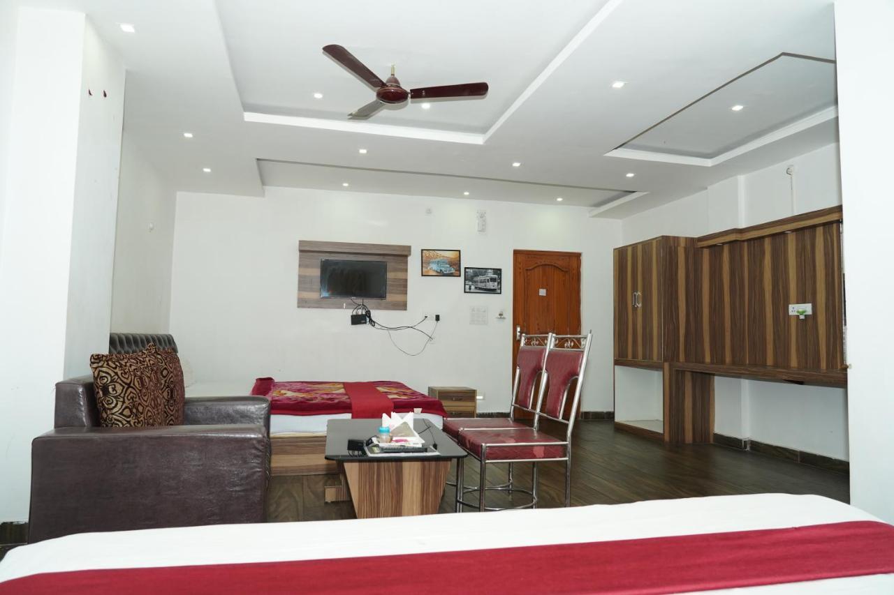Hôtel Aastha à Rourkela Extérieur photo